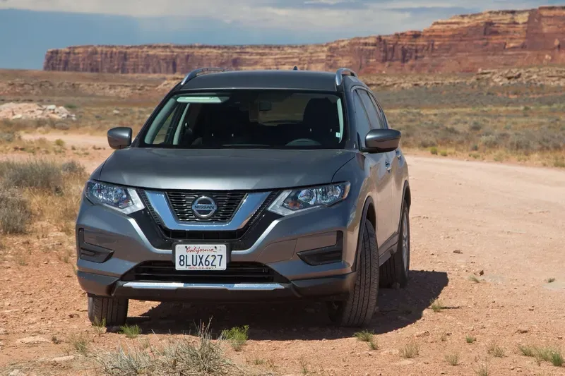 Hit the Road with a Nissan Rogue Thanks to These 2024 Deals / Alamy Stock Photo by Santi Rodriguez