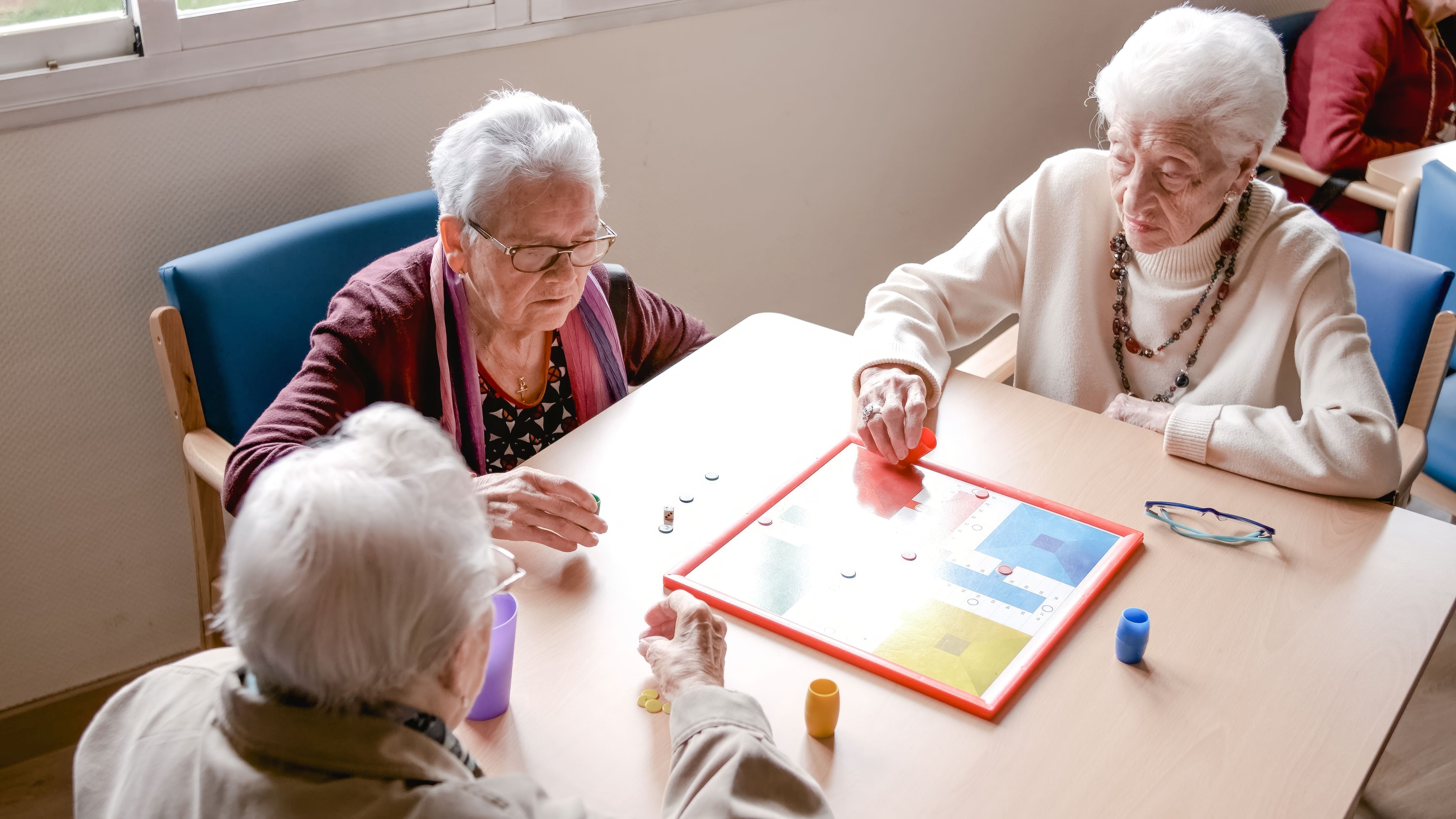 Finding Top Senior Day Care Centers Near You