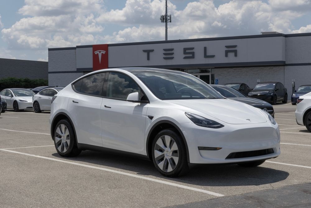 Tesla Model Y Discounts Amid High Inventory Levels