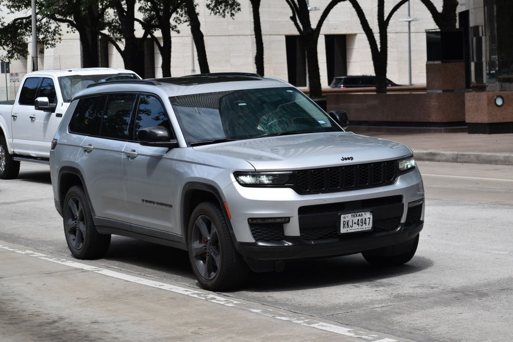 Daily Choices 2025 Jeep Grand Cherokee Night Eagle Style and Power