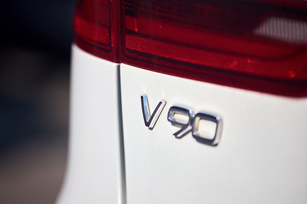 2026 Volvo V90: Flagship Wagon, Timeless Sophistication