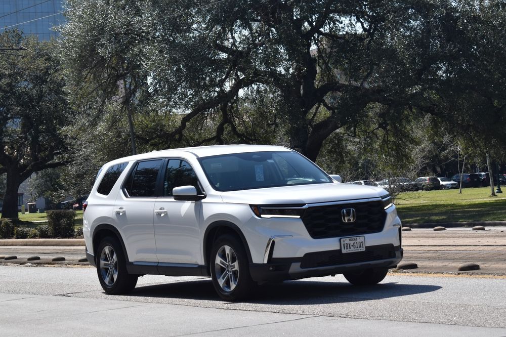 2026 Pilot Elite: Premium Comfort and Versatility for All